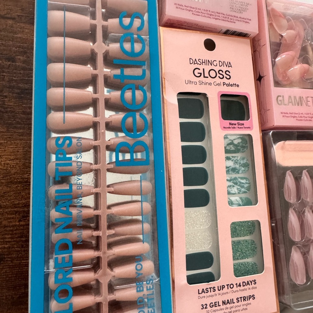 Assorted Press-On Nail Sets - Picture 2 of 4